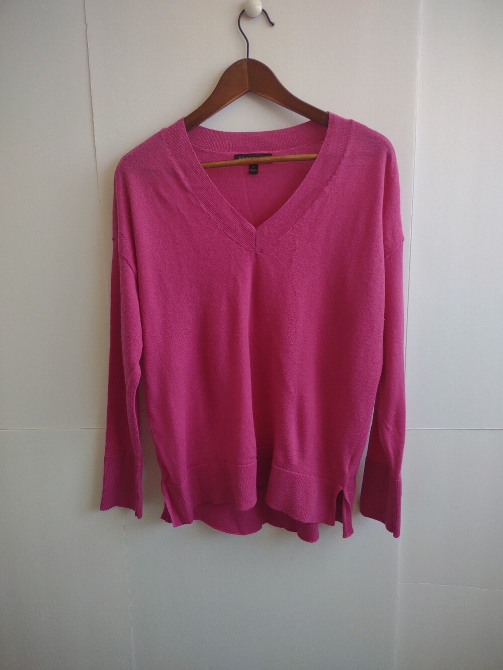 Banana Republic V-Neck Lightweight Merino Wool Sweater - Hot Pink